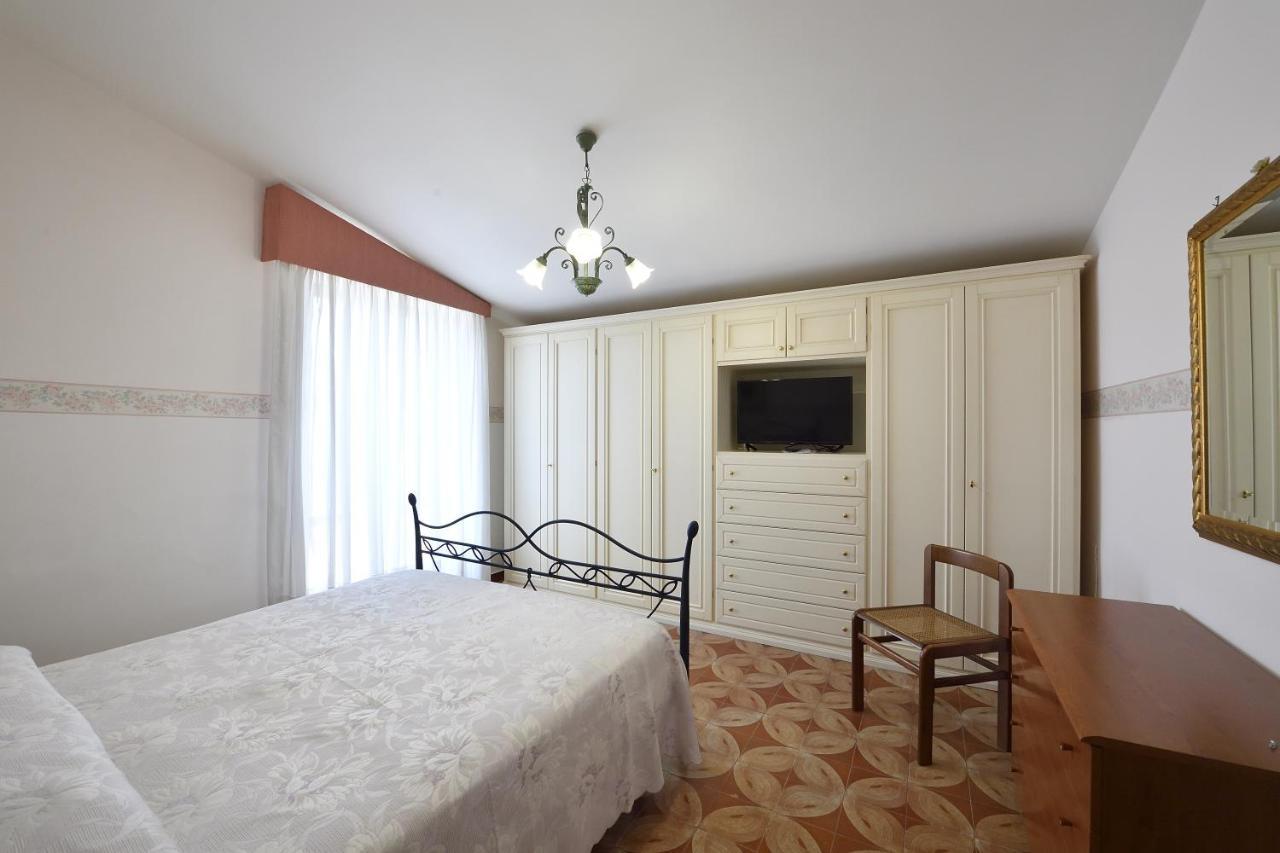 Villa Dafne Fondi Esterno foto