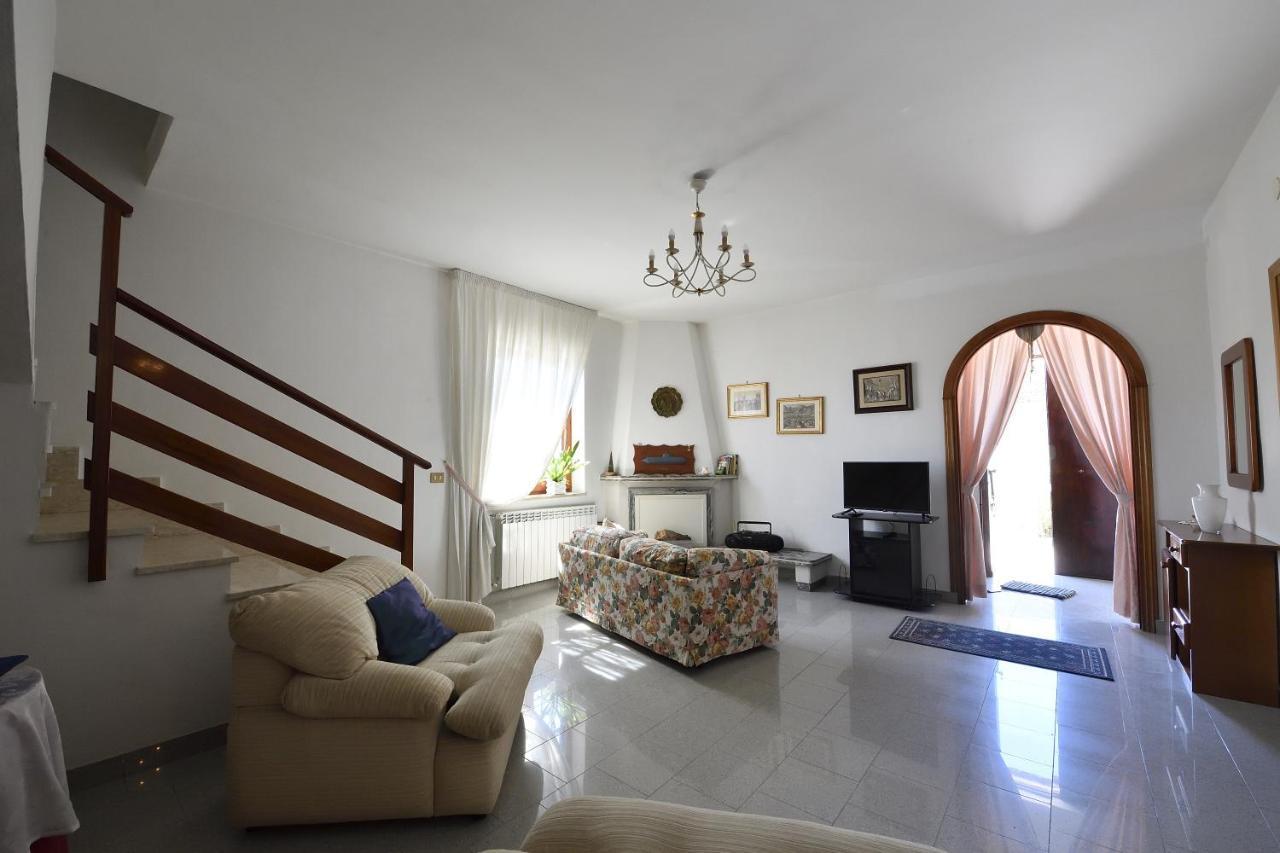 Villa Dafne Fondi Esterno foto